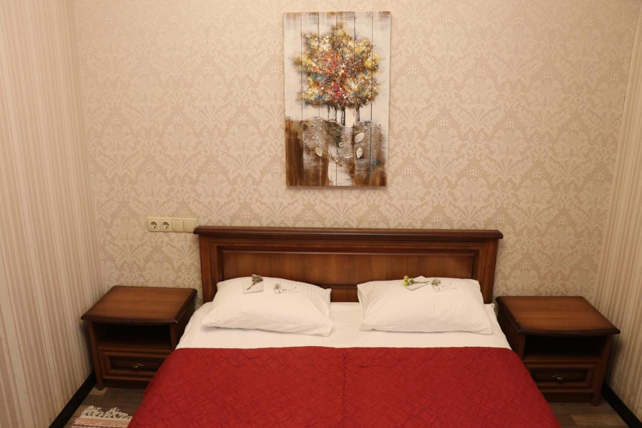 Bogdanov Yar Hotel Kiev Bagian luar foto