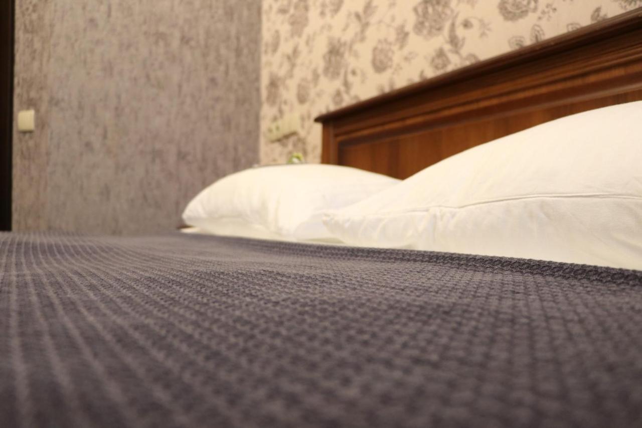 Bogdanov Yar Hotel Kiev Bagian luar foto