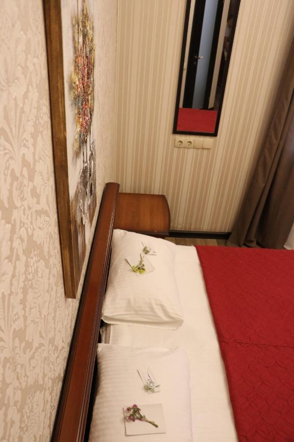 Bogdanov Yar Hotel Kiev Bagian luar foto