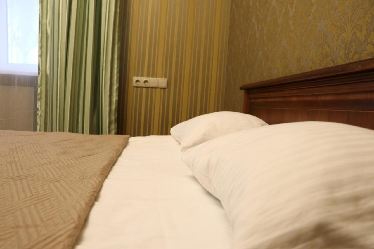 Bogdanov Yar Hotel Kiev Bagian luar foto