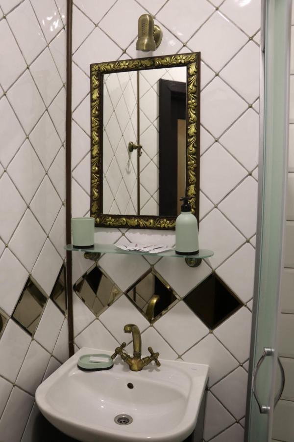 Bogdanov Yar Hotel Kiev Bagian luar foto