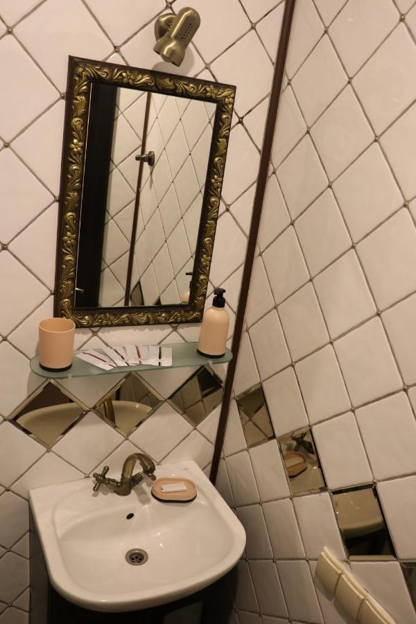 Bogdanov Yar Hotel Kiev Bagian luar foto