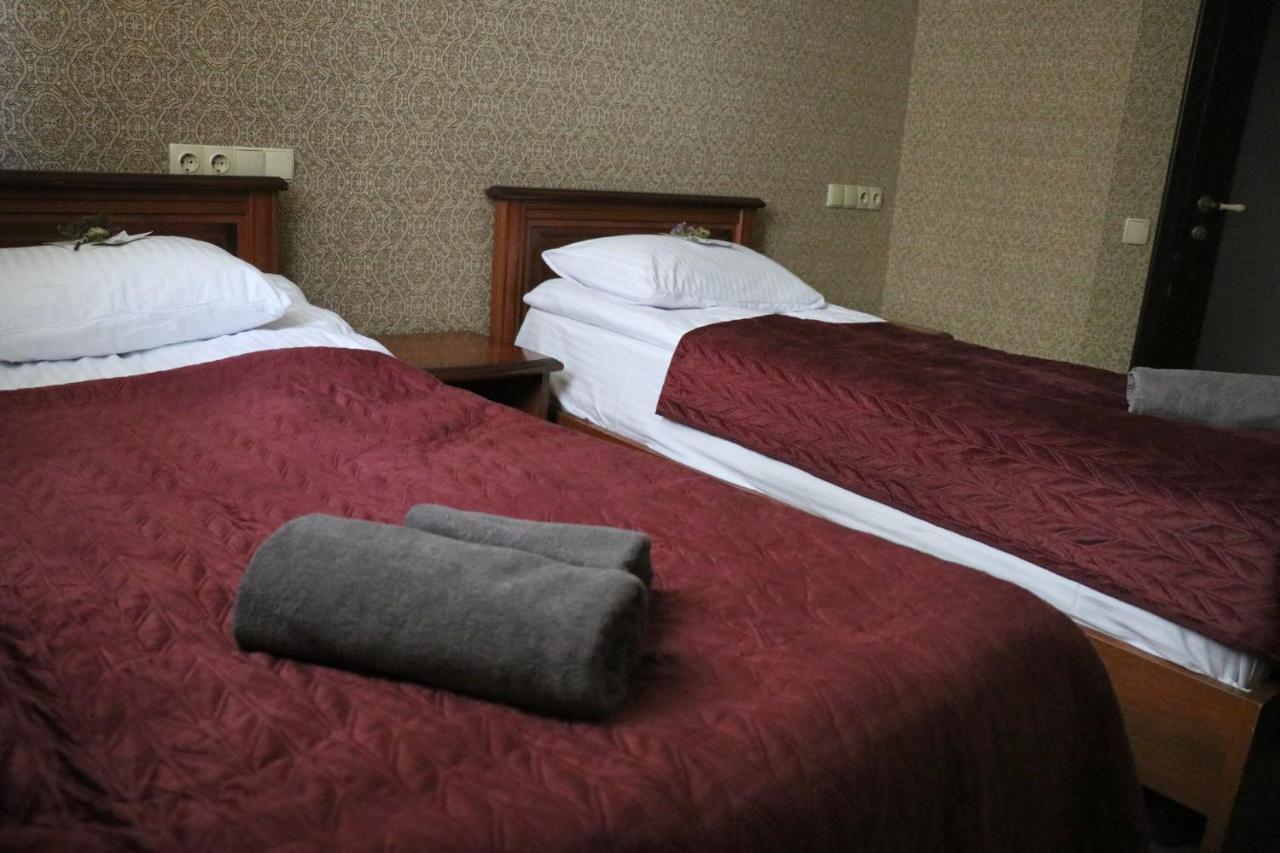 Bogdanov Yar Hotel Kiev Bagian luar foto