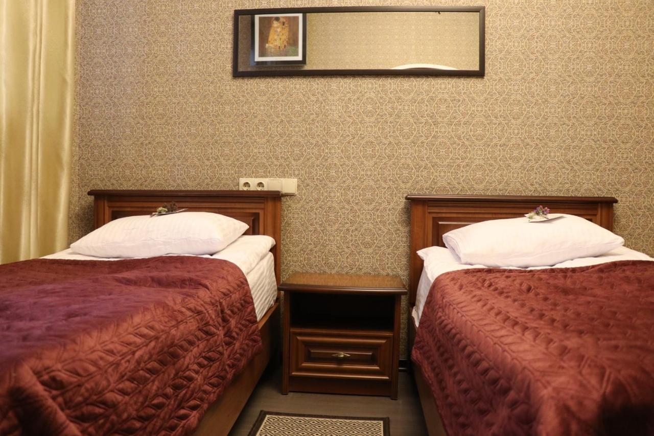 Bogdanov Yar Hotel Kiev Bagian luar foto
