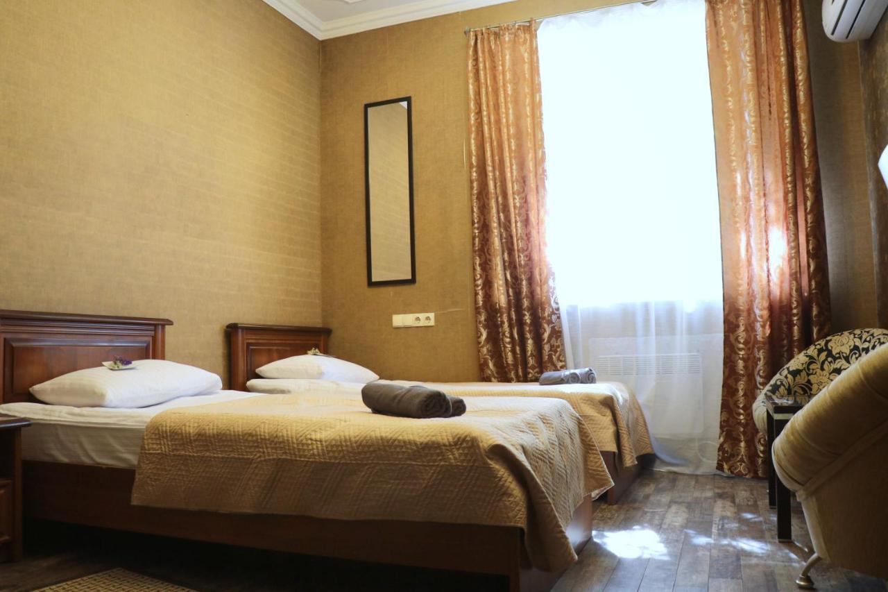 Bogdanov Yar Hotel Kiev Bagian luar foto