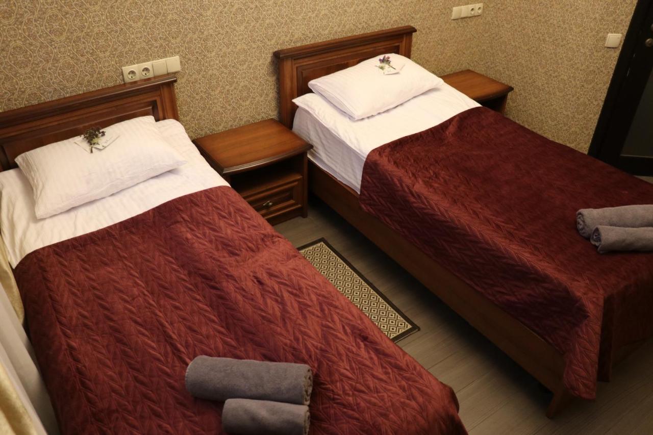 Bogdanov Yar Hotel Kiev Bagian luar foto