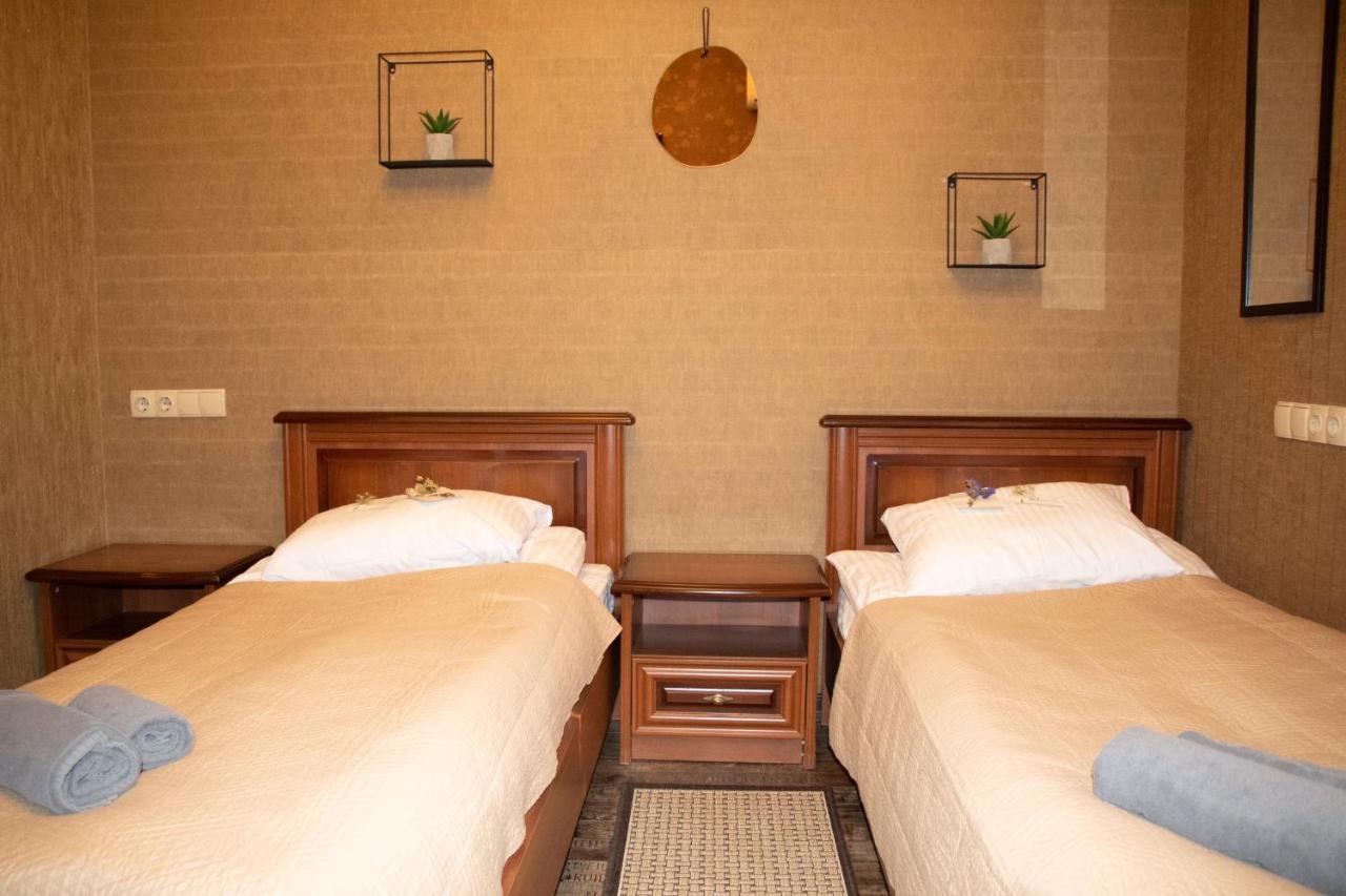 Bogdanov Yar Hotel Kiev Bagian luar foto