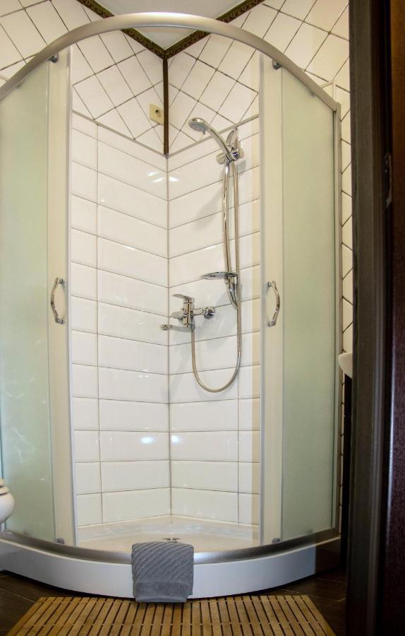 Bogdanov Yar Hotel Kiev Bagian luar foto