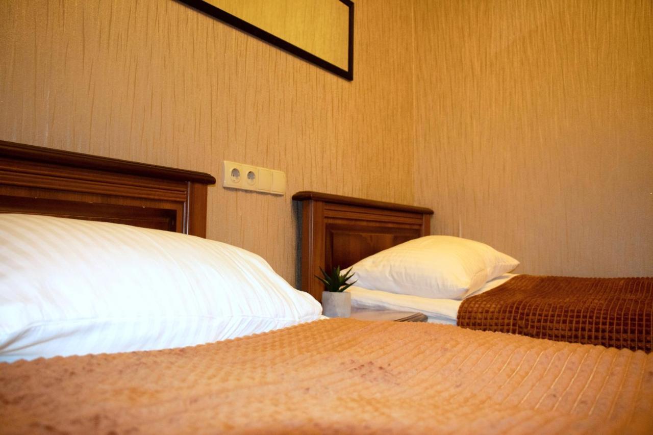 Bogdanov Yar Hotel Kiev Bagian luar foto