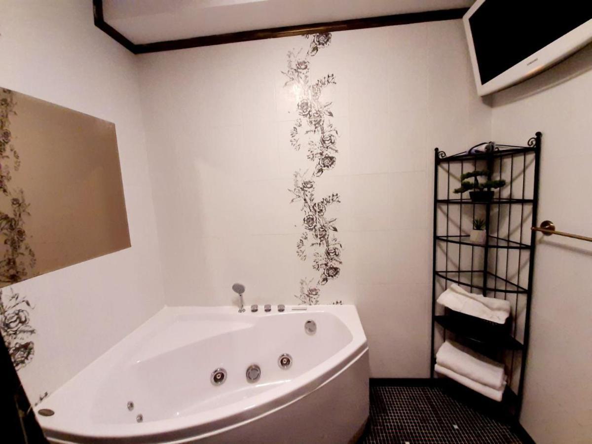 Bogdanov Yar Hotel Kiev Bagian luar foto