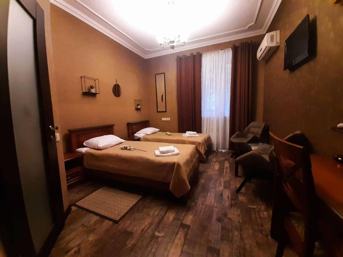 Bogdanov Yar Hotel Kiev Bagian luar foto